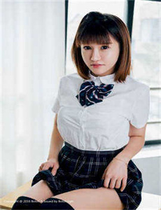 《爸爸前面开车我抱着妈妈去姥姥家》