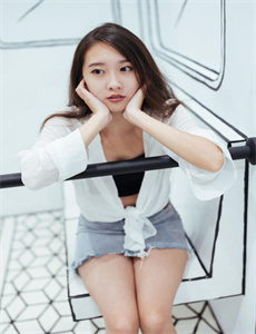 《无码av女优》