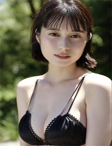 《夫妻性姿势真人做视频》