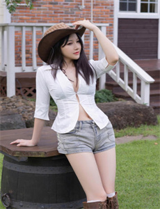 《沙月由奈》