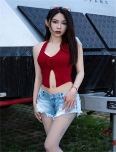 《郑爽黑色西装》